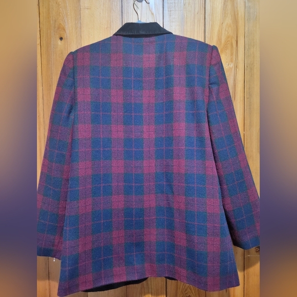 Sag Harbor Plaid Blazer - Red and Blue - Picture 5 of 13